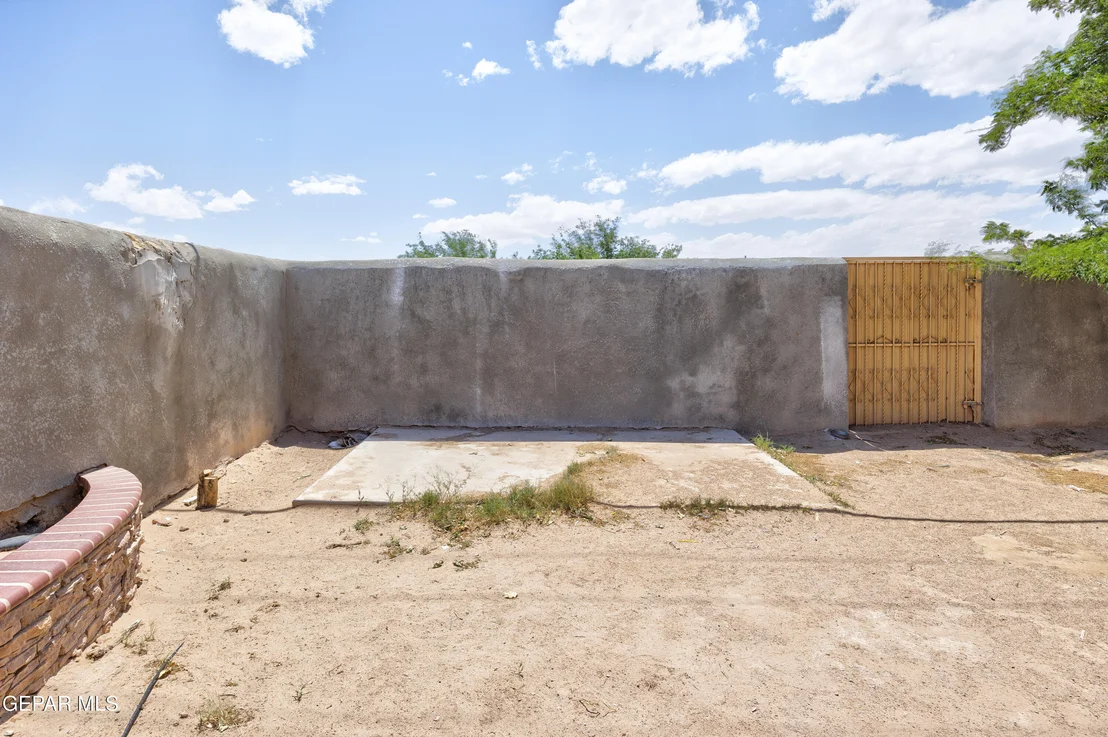 Photo of 9232 Morelia Road