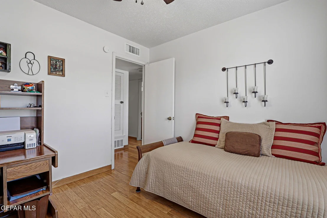 Photo of 3128 Mc Lean Street
