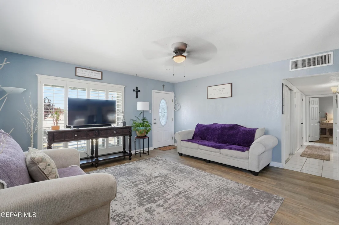 Photo of 1200 HUNTER Drive