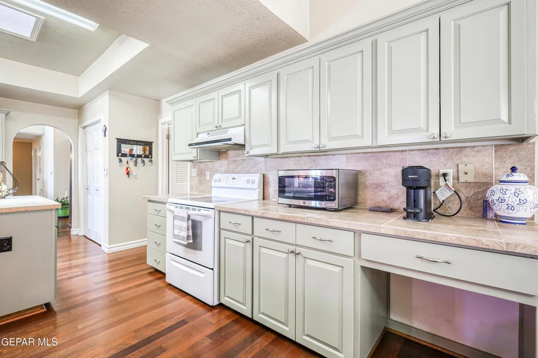 Photo of 7225 Rochester Drive