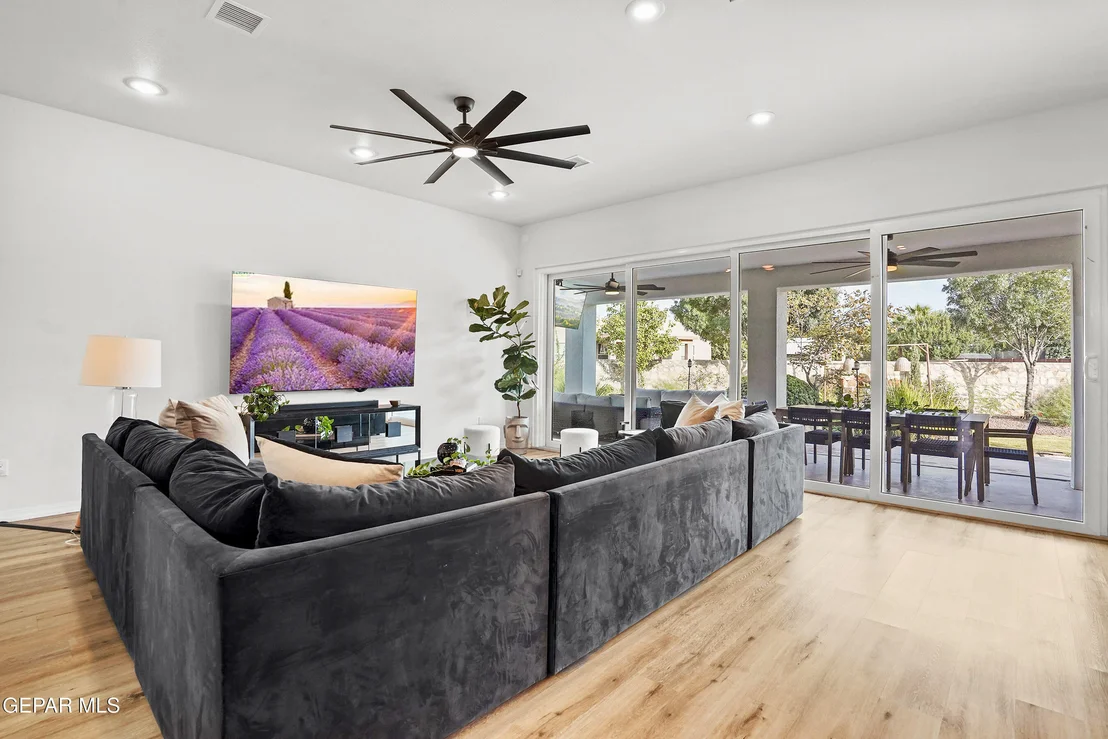 Photo of 5500 VALLEY OAK Drive