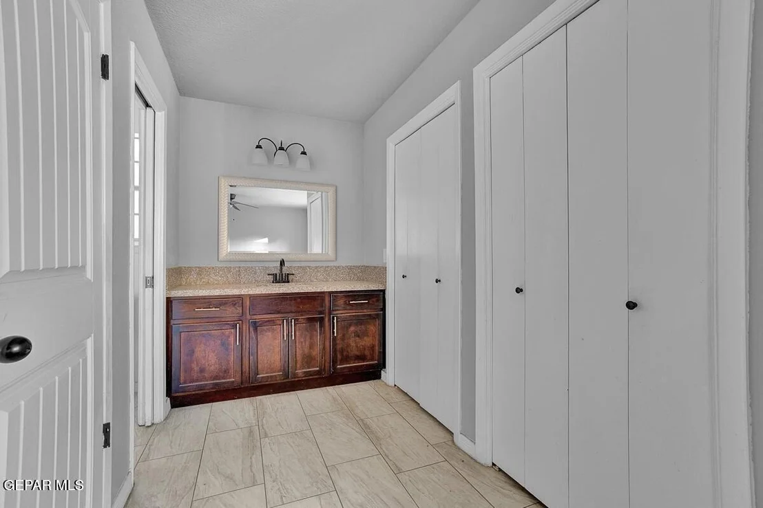 Photo of 3709 ROSLYN Drive