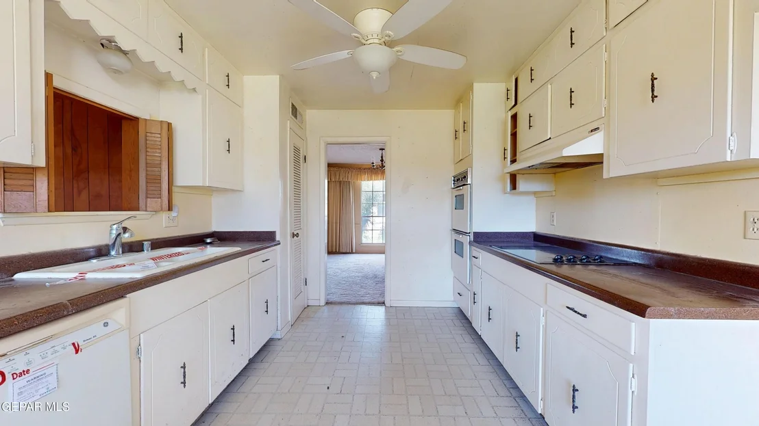 Photo of 720 SOMERSET Drive