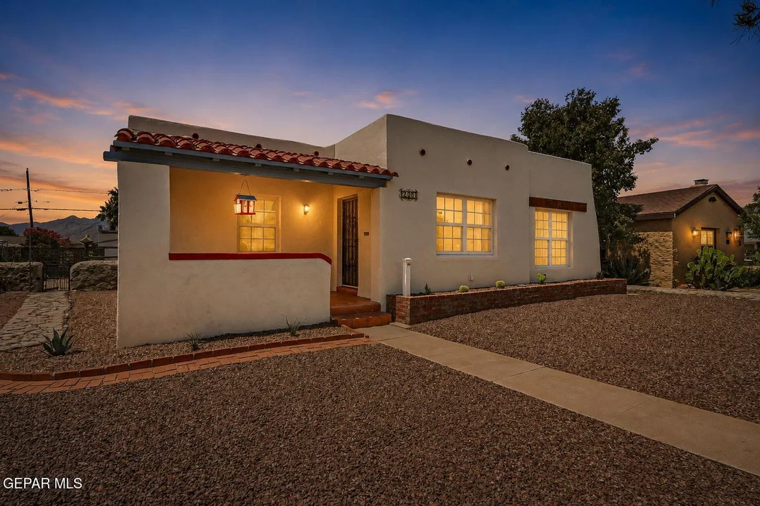 Photo of 2037 CRESCENT Circle