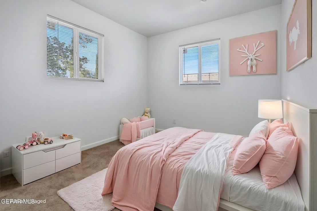 Photo of 4948 Royal Drive
