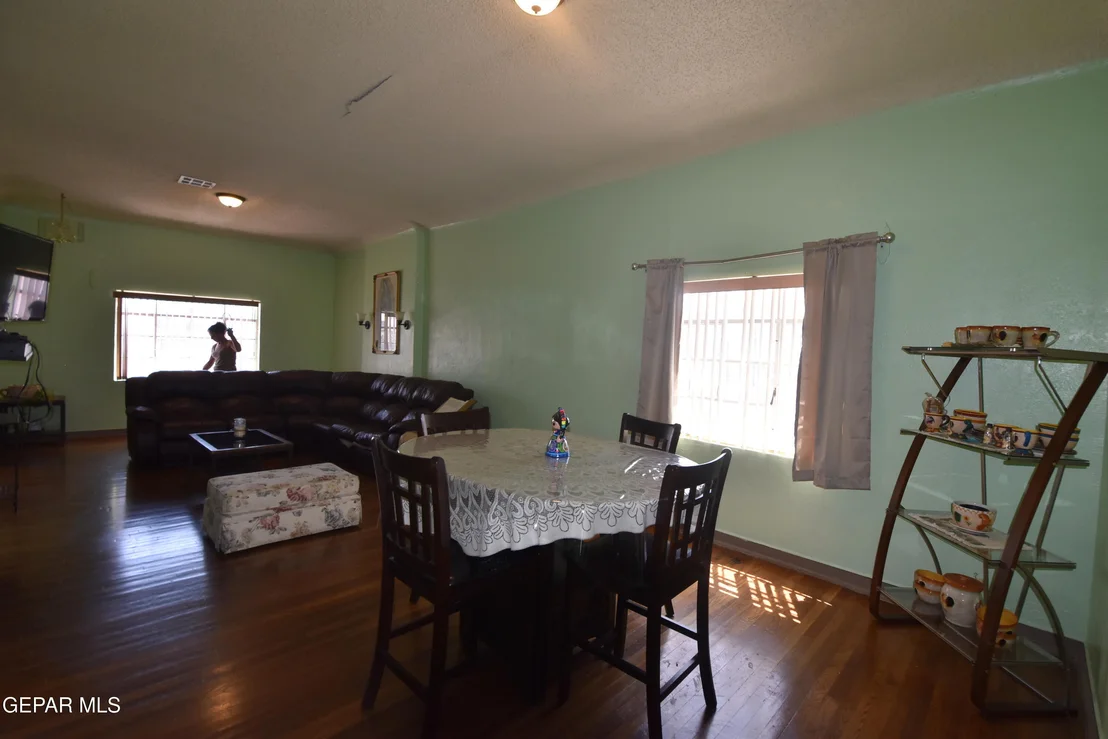Photo of 1113 N Octavia Street