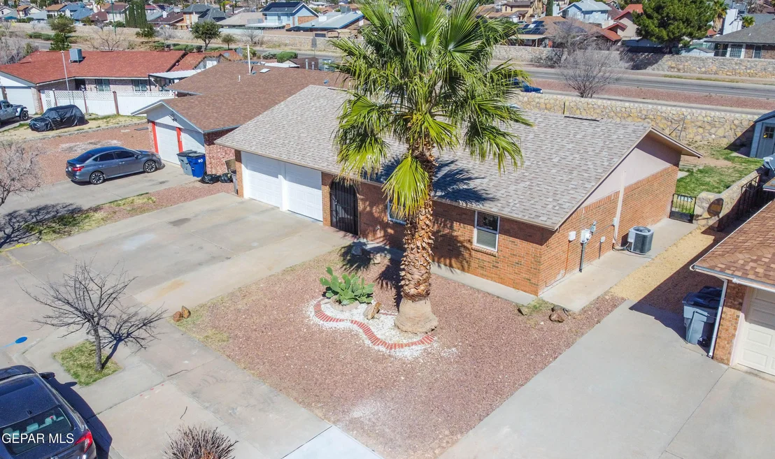 Photo of 5629 LONGVIEW Circle