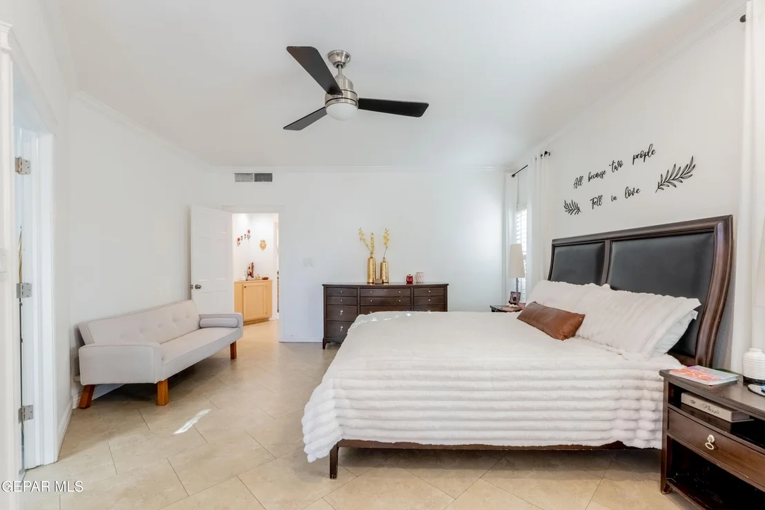 Photo of 721 WILLOW GLEN Drive