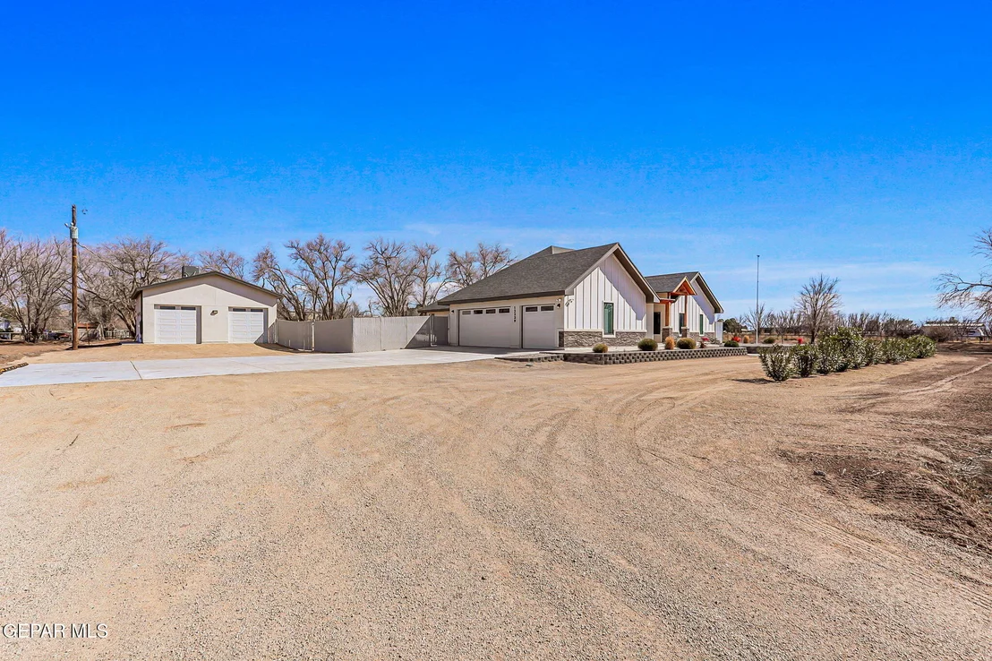 Photo of 12329 SUGDEN Road