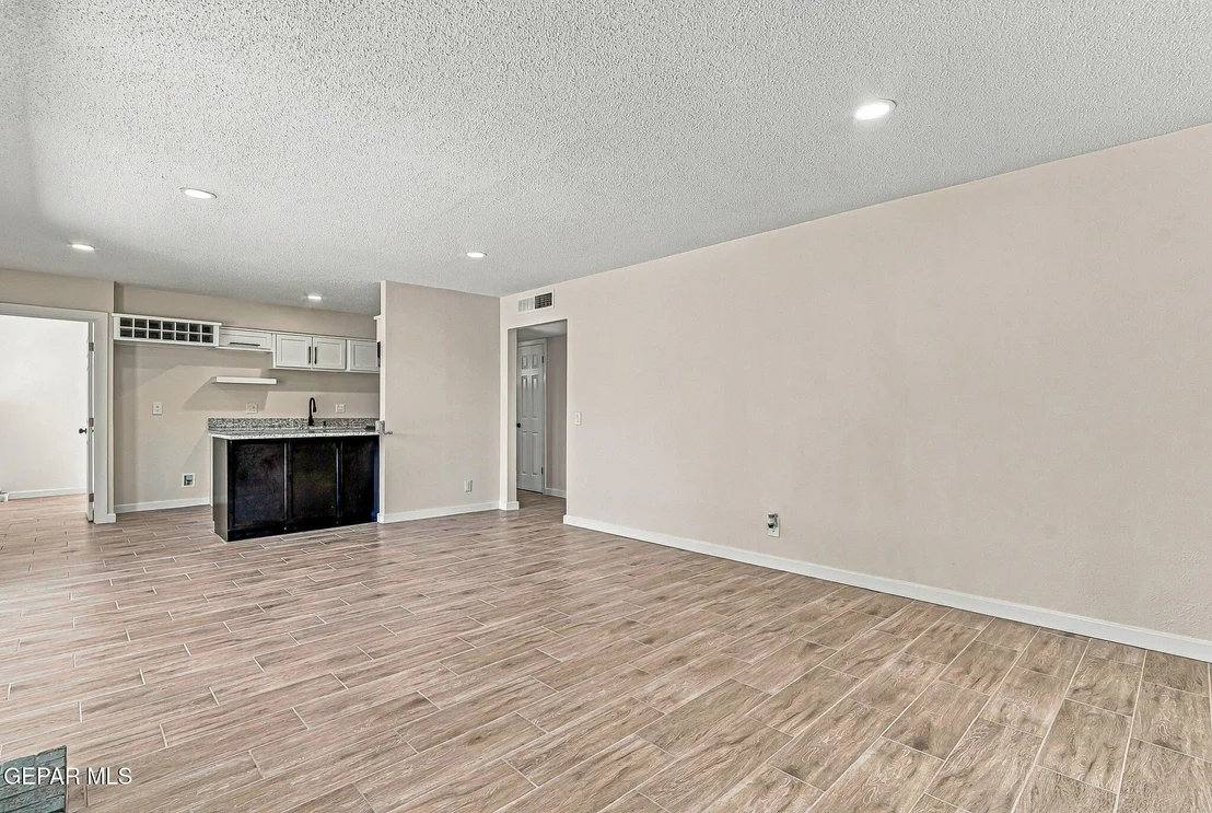 Photo of 8208 PARKLAND Drive