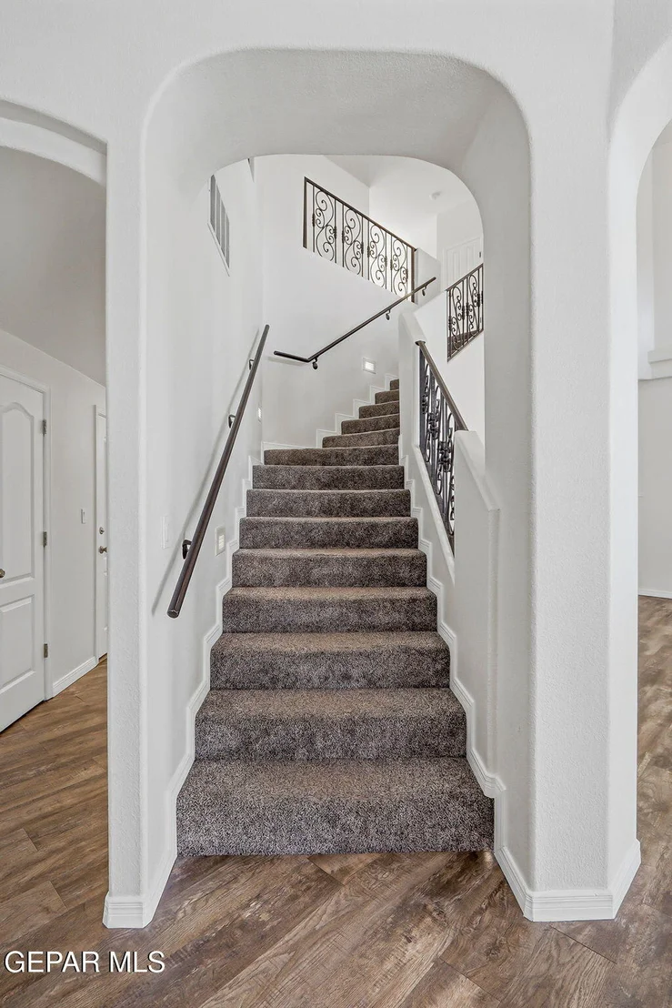Photo of 6516 WIND RIDGE Drive