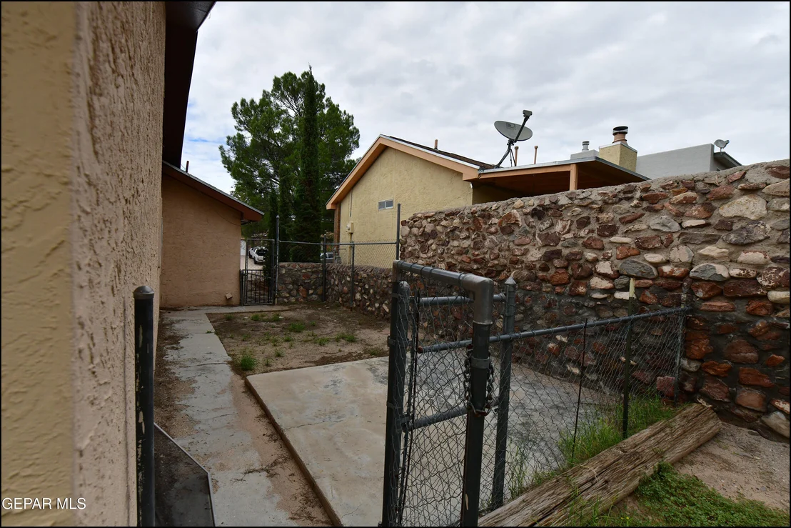 Photo of 208 ARISANO Drive