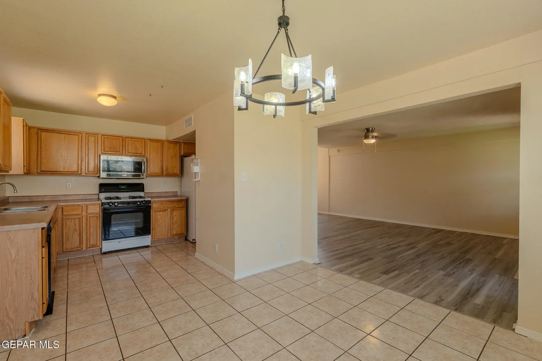 Photo of 5721 LAUREL CLARK Lane
