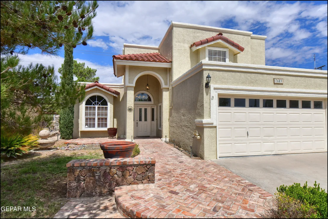 Photo of 7653 DIANJOU Drive