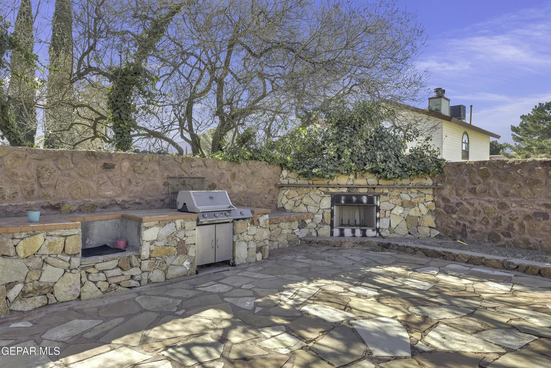 Photo of 2021 GREENLEE Drive