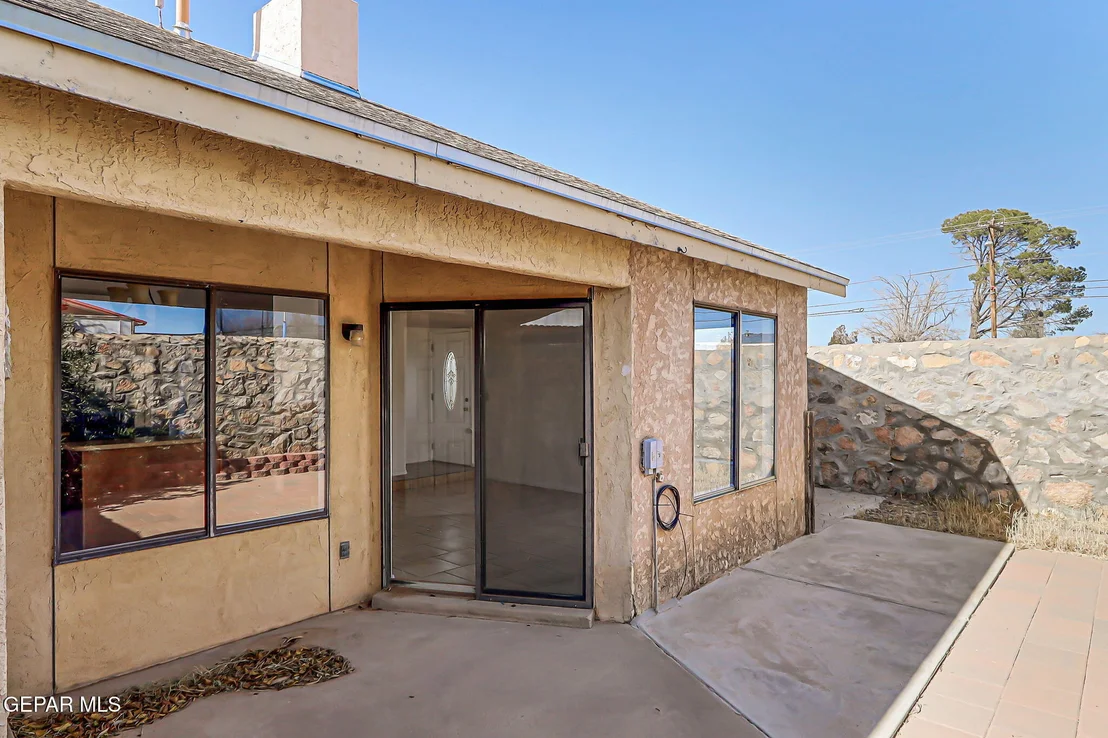 Photo of 10846 QUARTZ Street