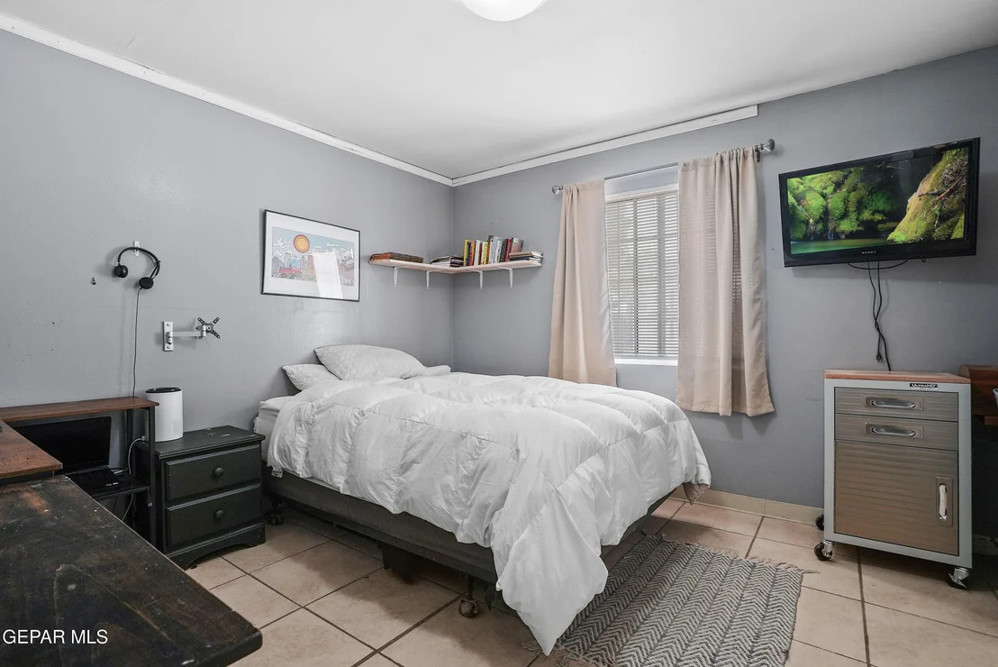 Photo of 731 PLAZER Place