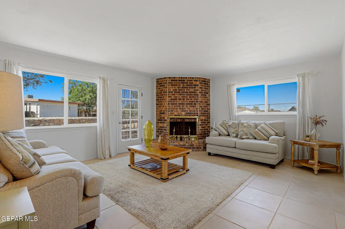 Photo of 8400 FURMAN Place