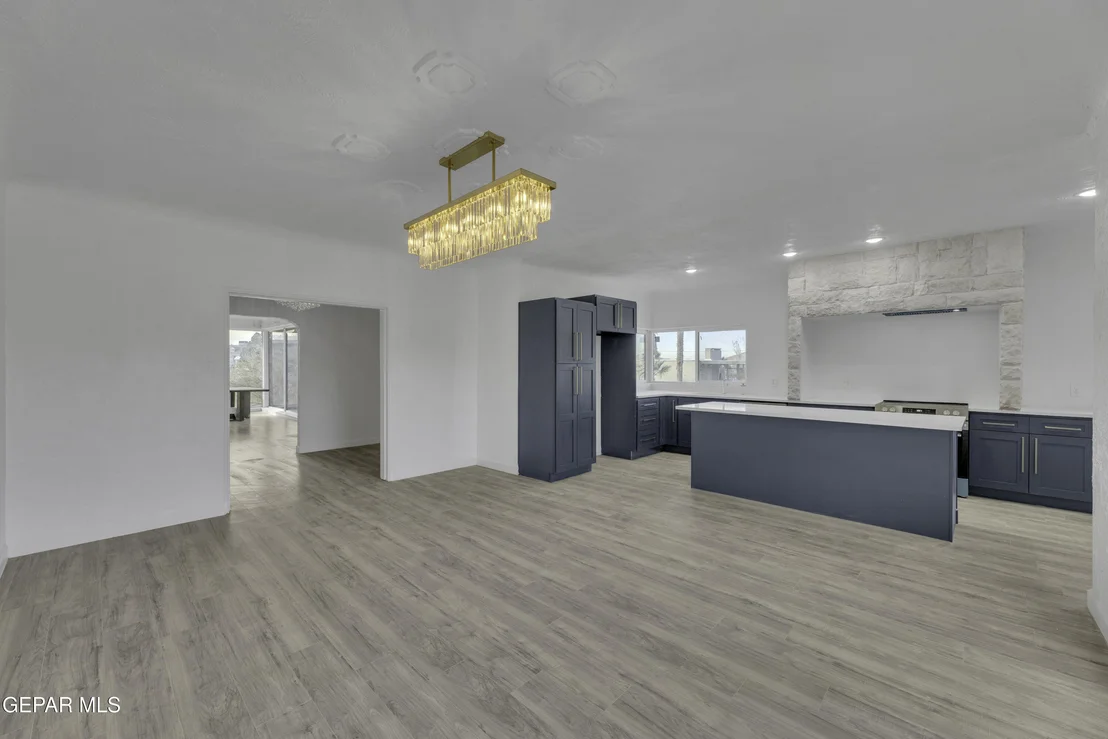 Photo of 2500 HAWLEY Circle