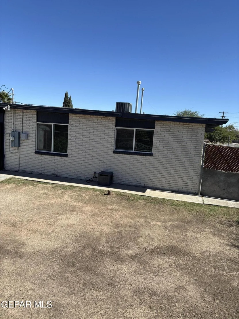 Photo of 7874 Broadway Drive