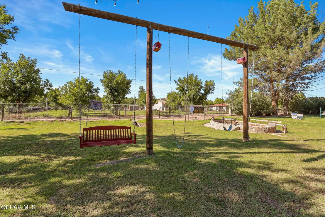 Photo of 136 LAURA GALE Drive