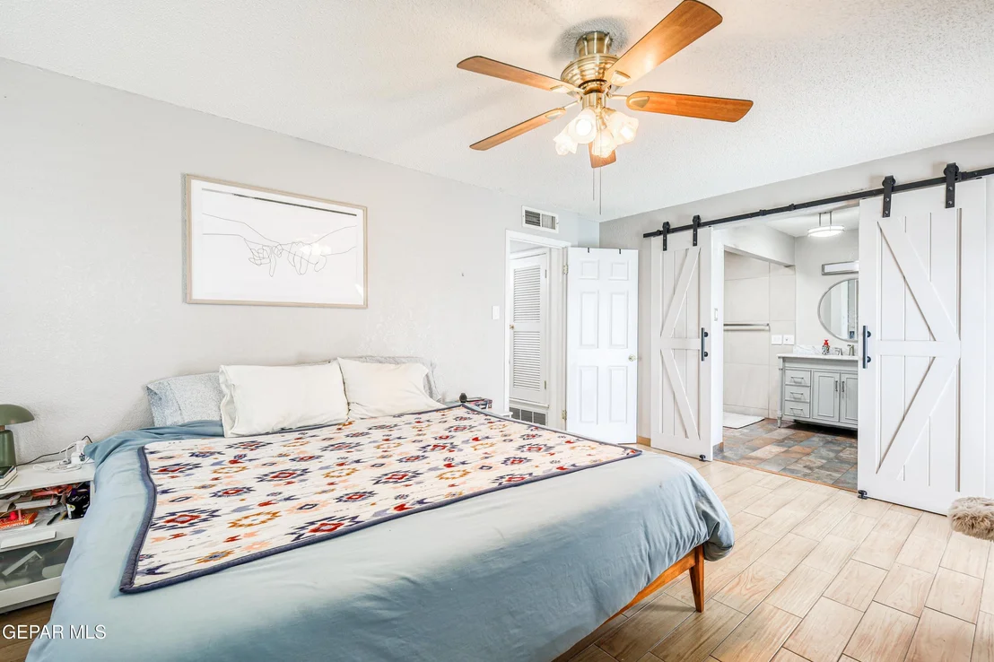 Photo of 708 SOMERSET Drive