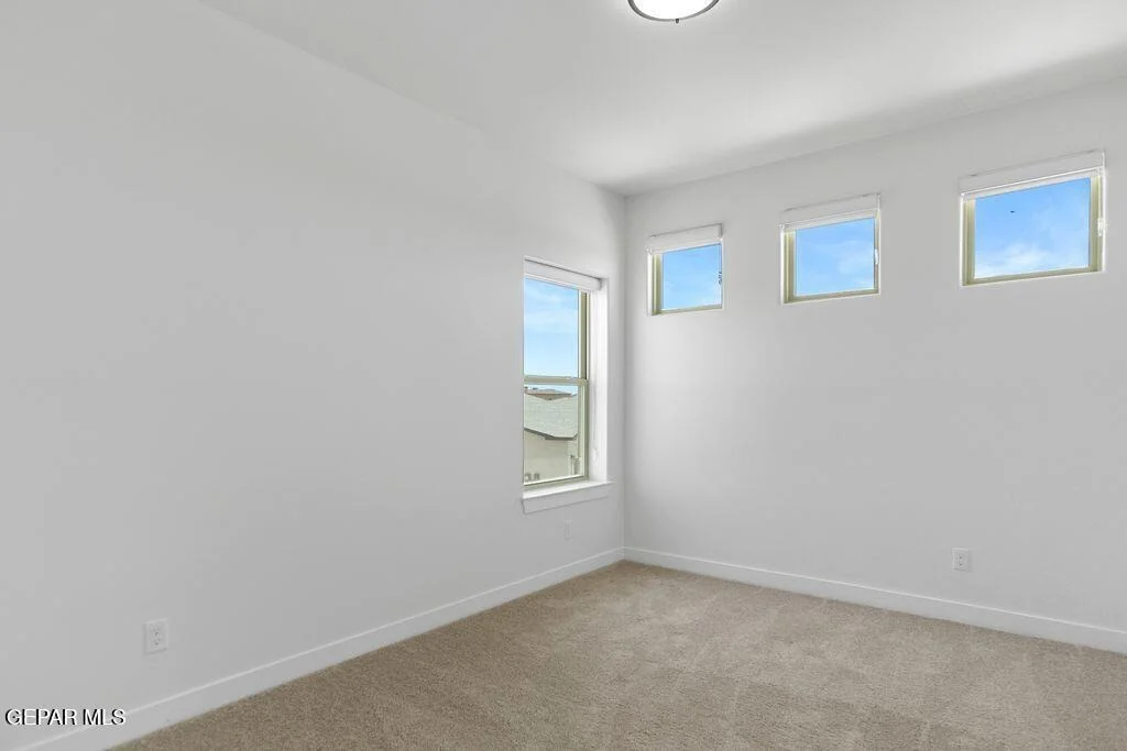 Photo of 3761 Scheme Place