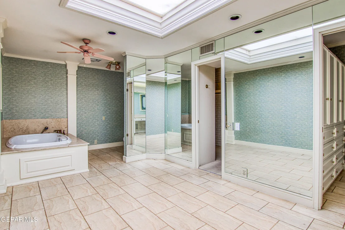 Photo of 6041 TORREY PINES Drive