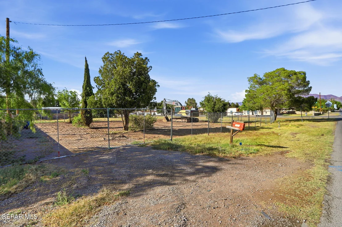 Photo of 425 W SUNSET Road
