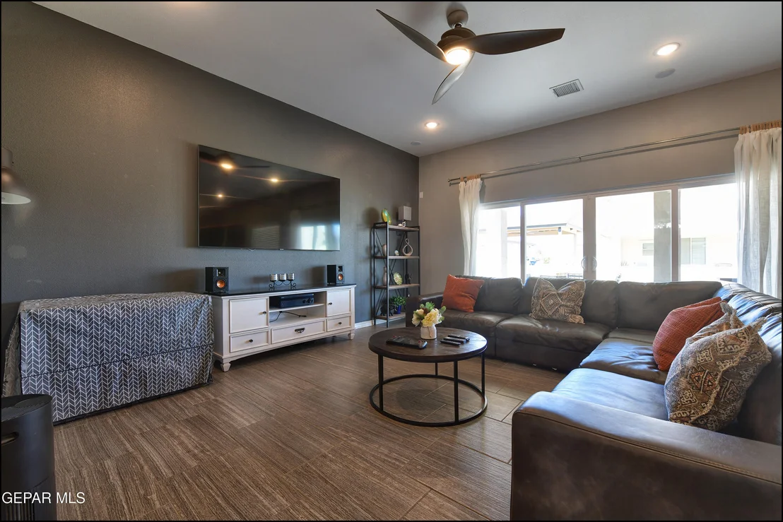 Photo of 913 ABE GOLDBERG Drive
