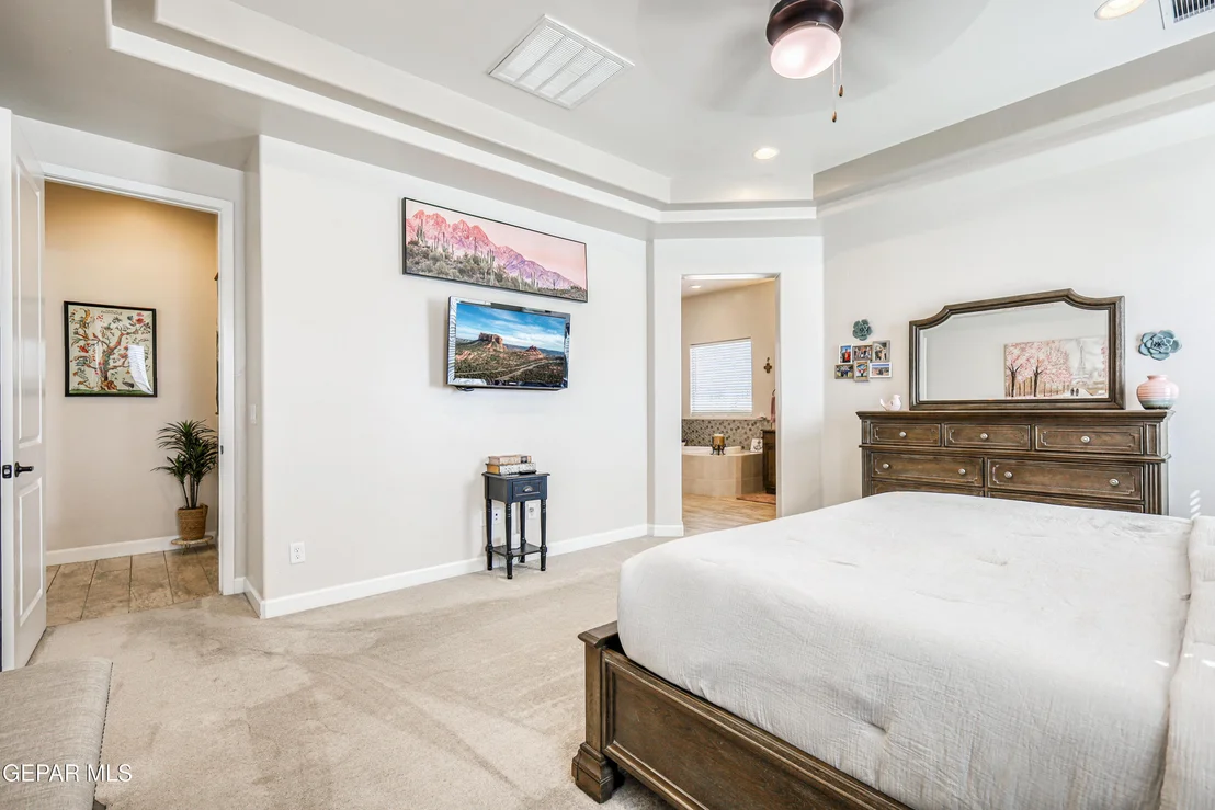 Photo of 5892 VALLE SONAR Avenue
