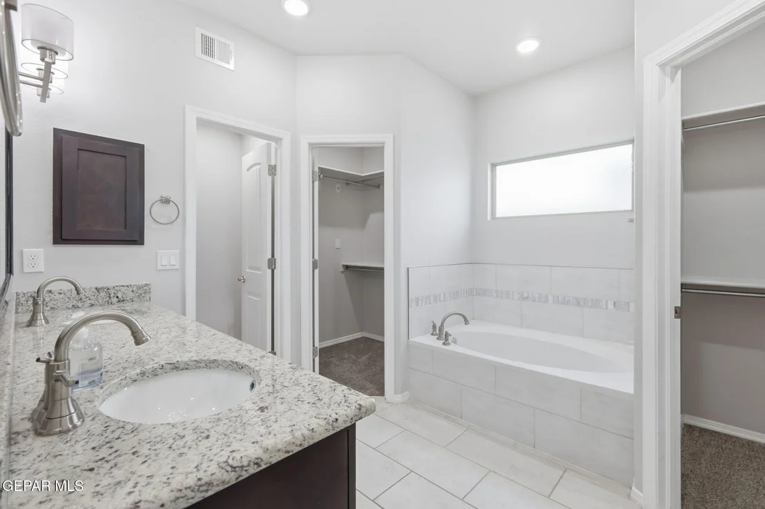 Photo of 220 ANGLESY Place