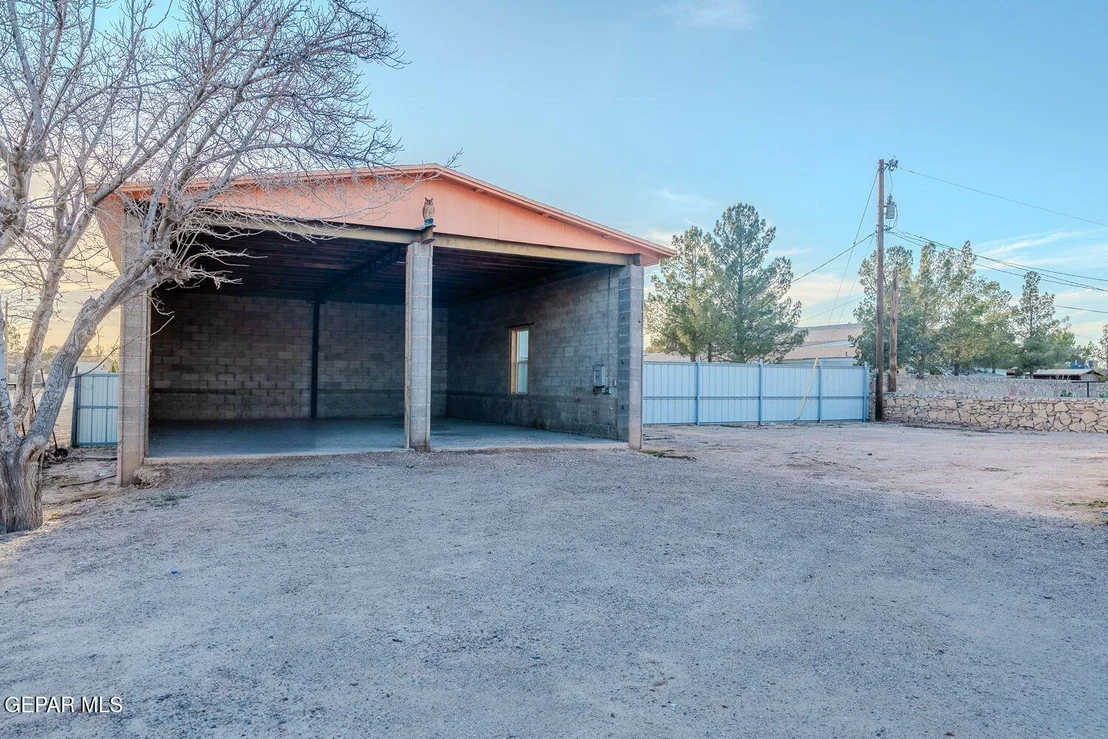 Photo of 11640 Peters Road