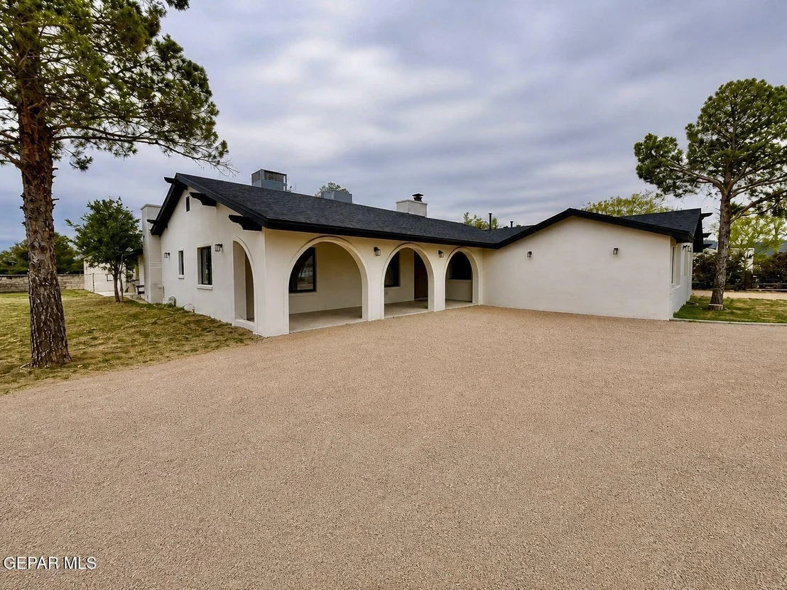 Photo of 775 W BORDERLAND Road