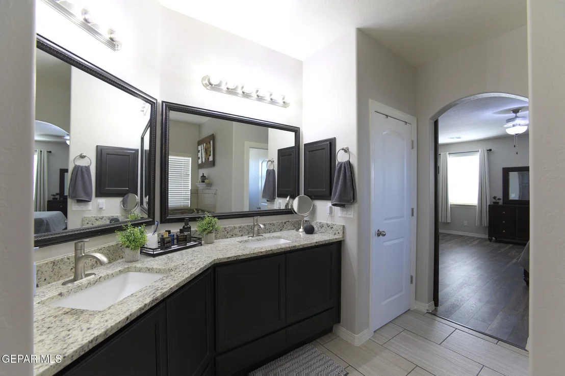 Photo of 987 GRANDEVOLE Drive
