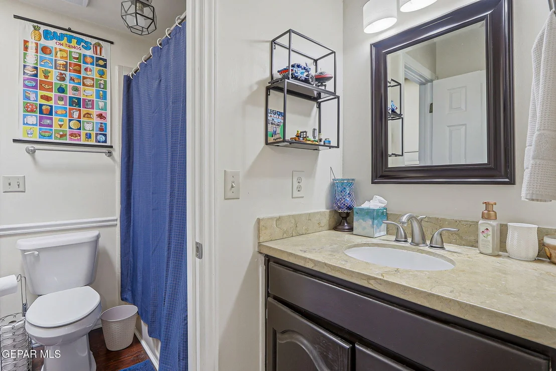 Photo of 716 Willow Glen Drive