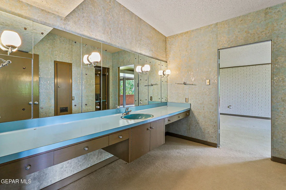 Photo of 1209 Thunderbird Drive