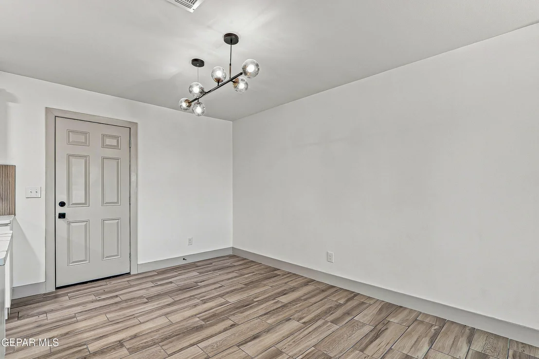 Photo of 921 MARLOW Road