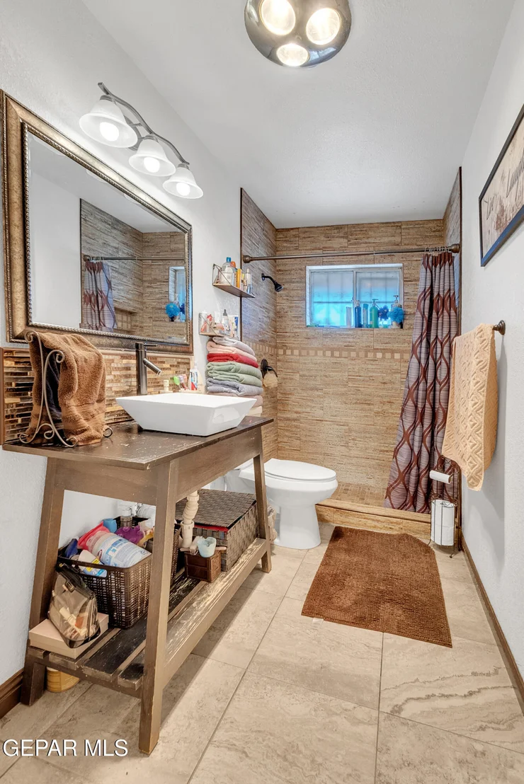 Photo of 3818 JACKSON Avenue