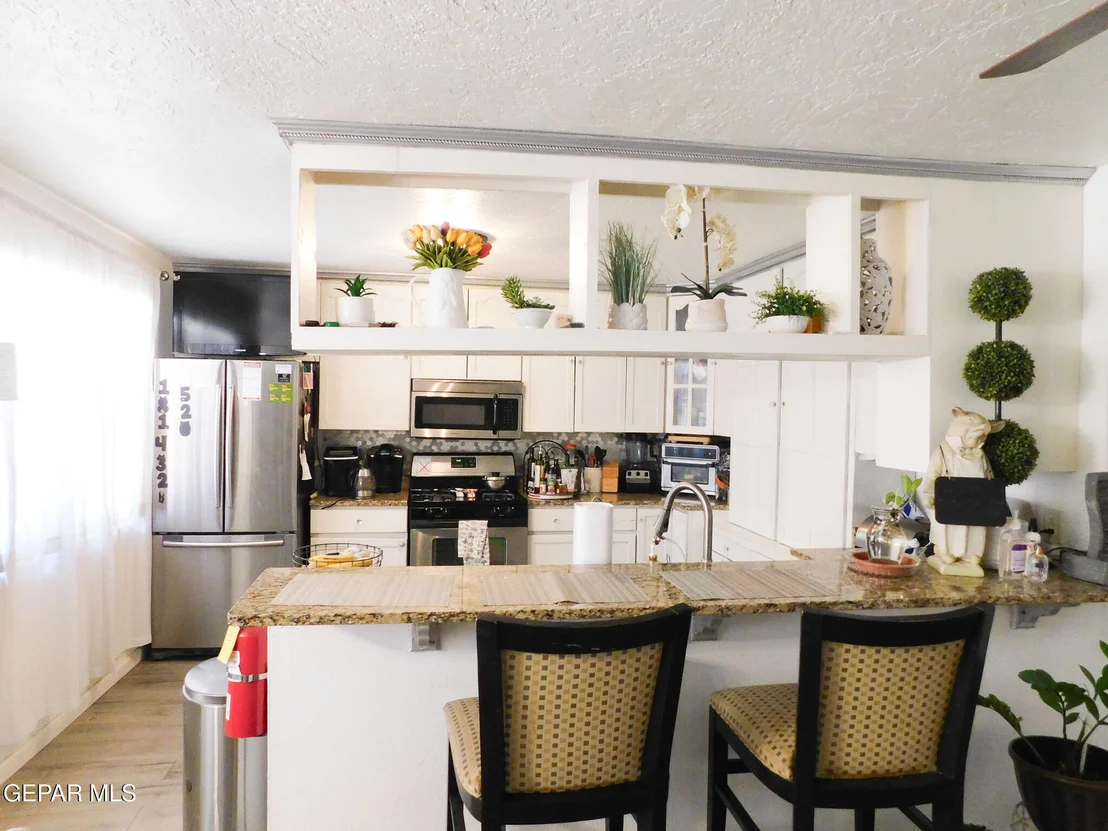 Photo of 624 DE LEON Drive