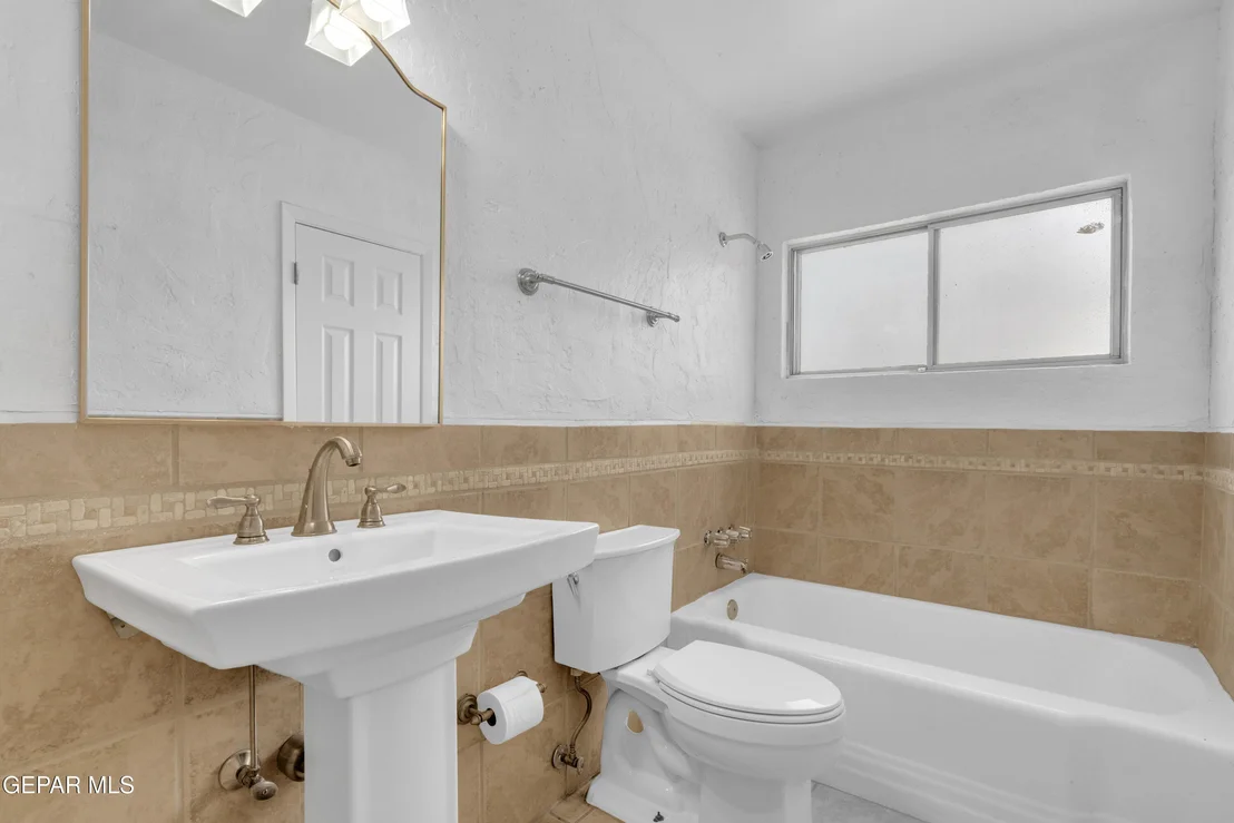 Photo of 6033 Isabella Drive