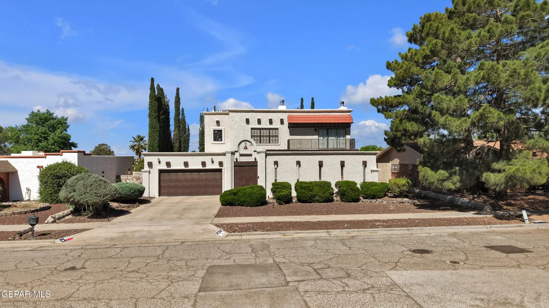 Photo of 425 VALPLANO Drive