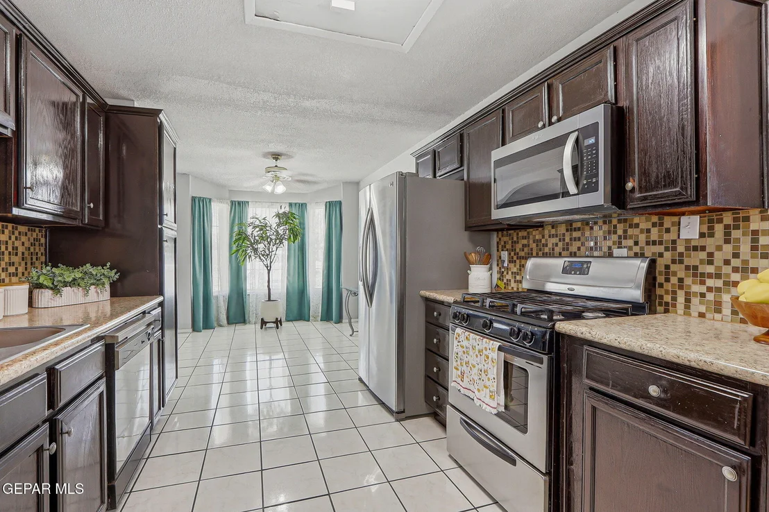 Photo of 323 VALLE SERENO Drive