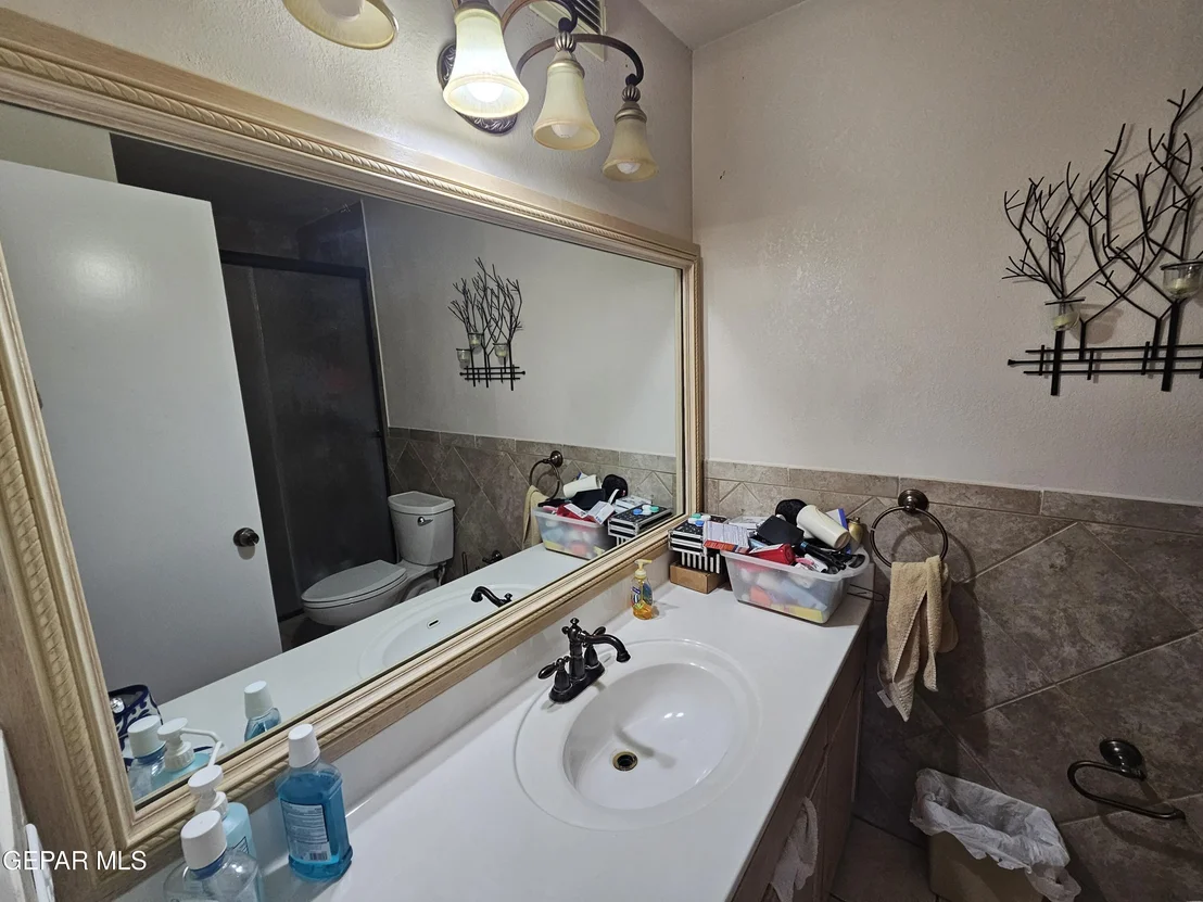 Photo of 800 N G Avenue N