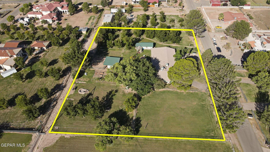 Photo of 136 LAURA GALE Drive