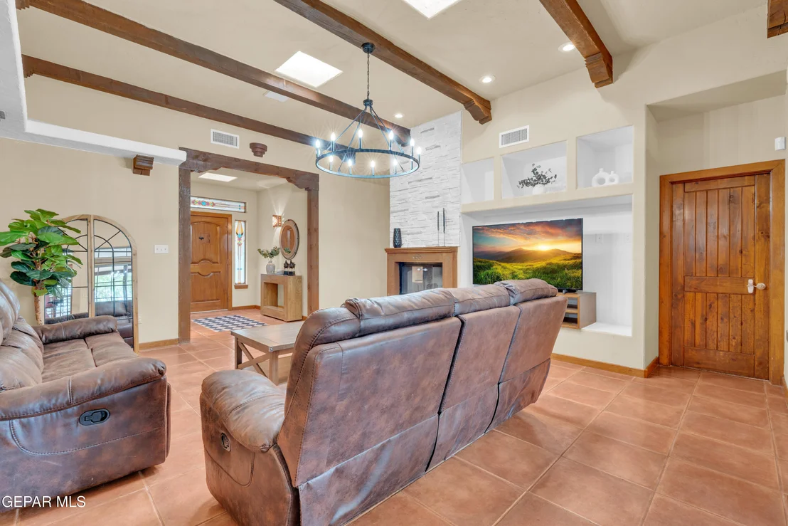 Photo of 1072 LOS MOROS Drive