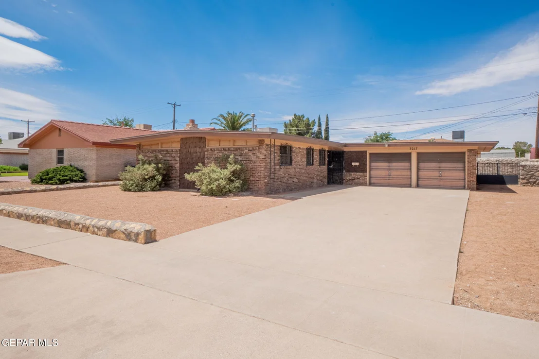 Photo of 3217 SHETLAND Road