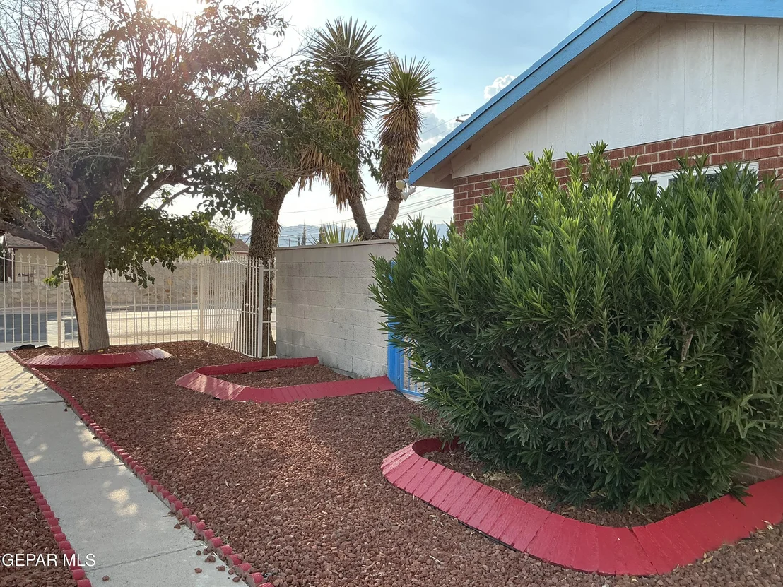 Photo of 6501 AZTEC Road