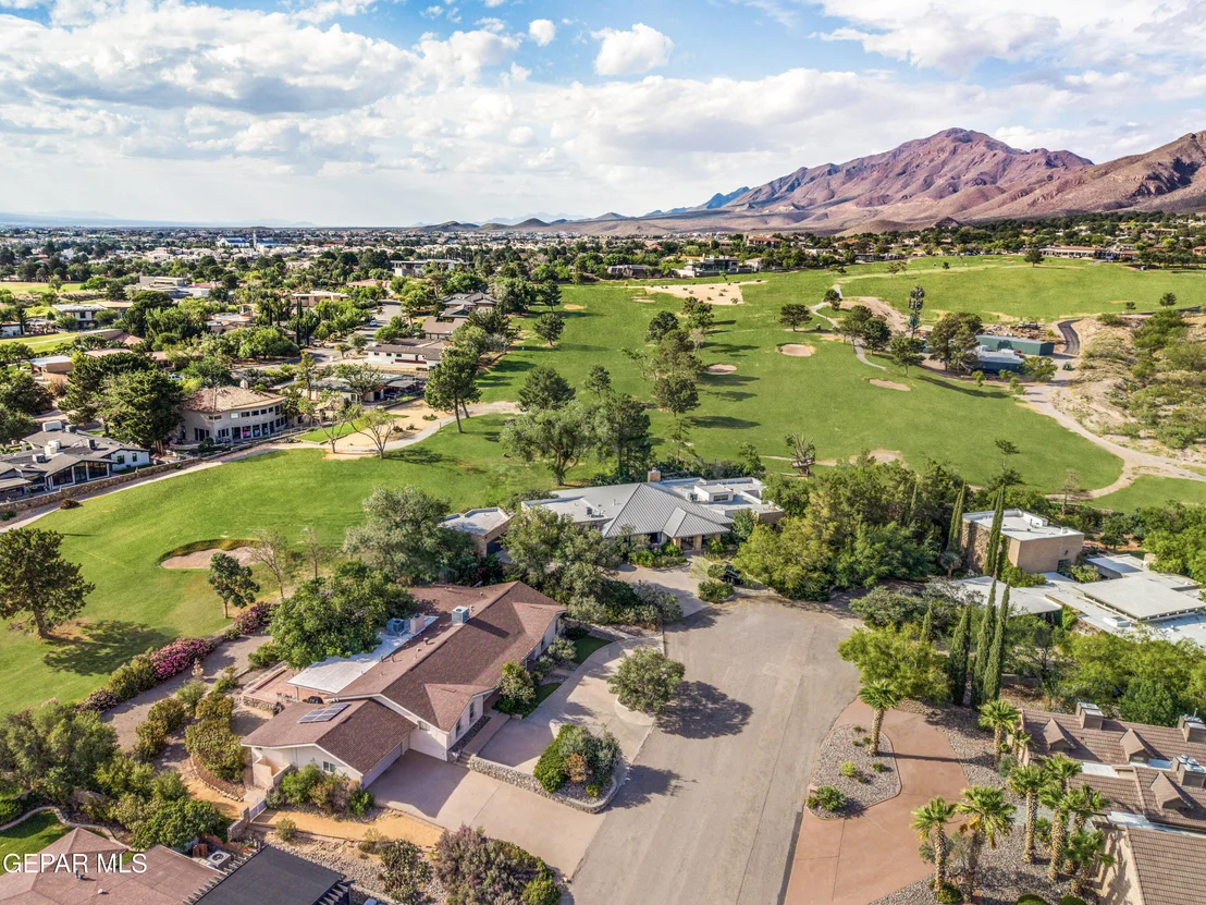 Photo of 849 River Oaks Drive