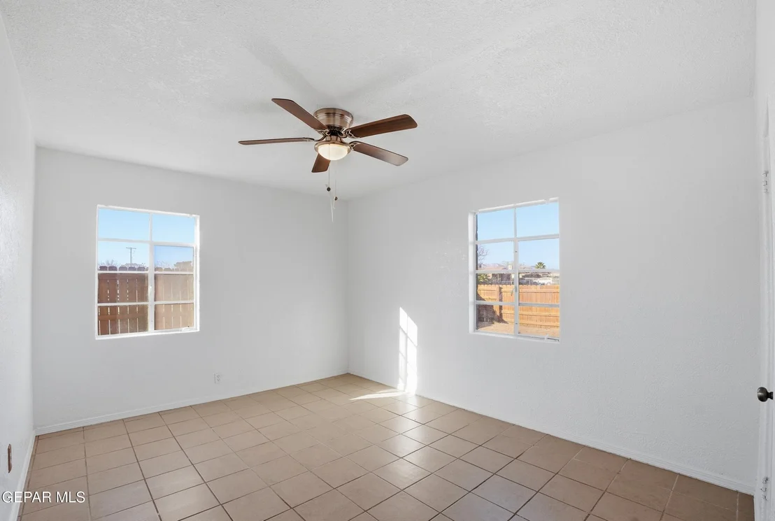 Photo of 652 VAL VERDE Street